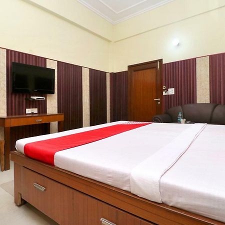 Oyo 40699 Grand Sokhi Hotel Tarn Taran Esterno foto