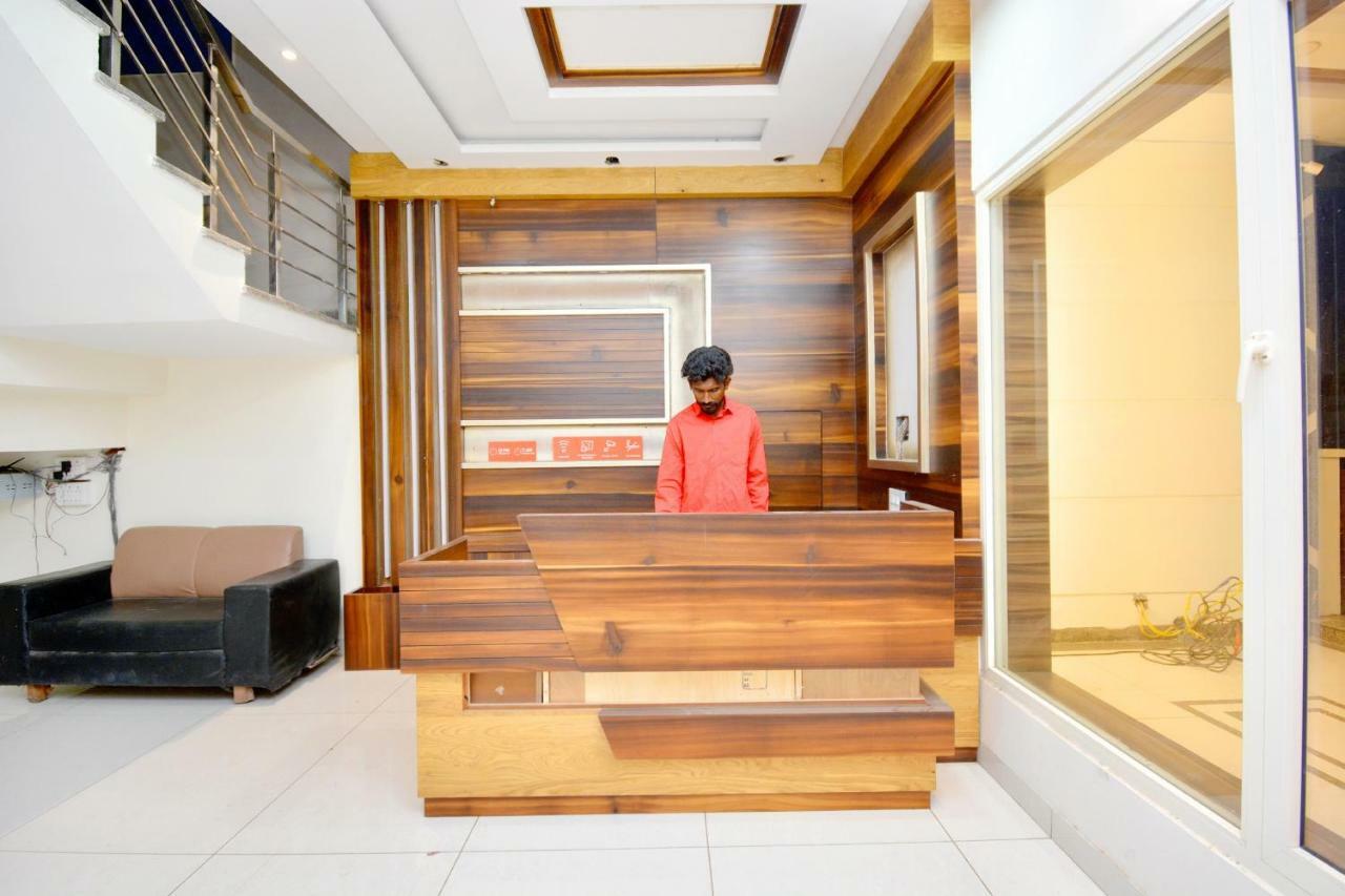 Oyo 40699 Grand Sokhi Hotel Tarn Taran Esterno foto