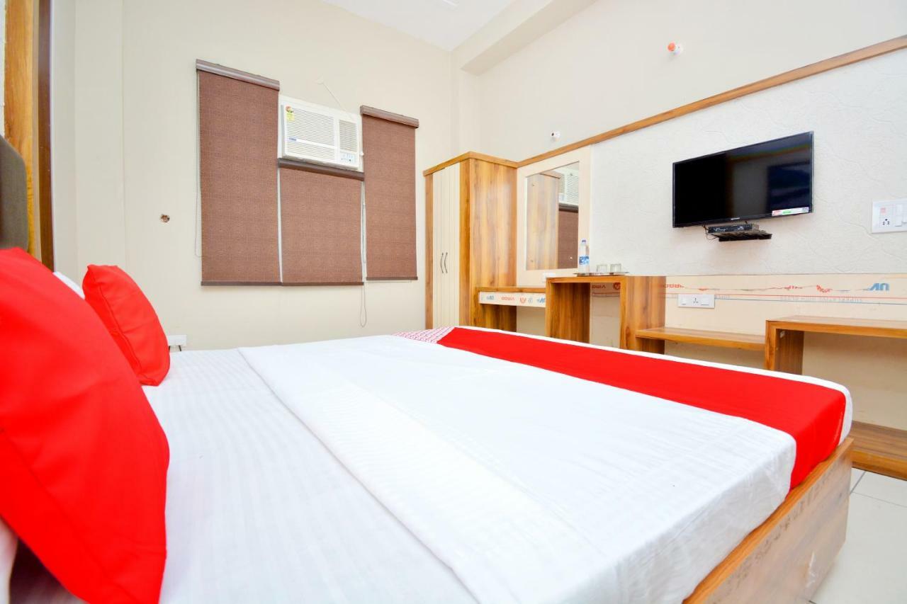 Oyo 40699 Grand Sokhi Hotel Tarn Taran Esterno foto