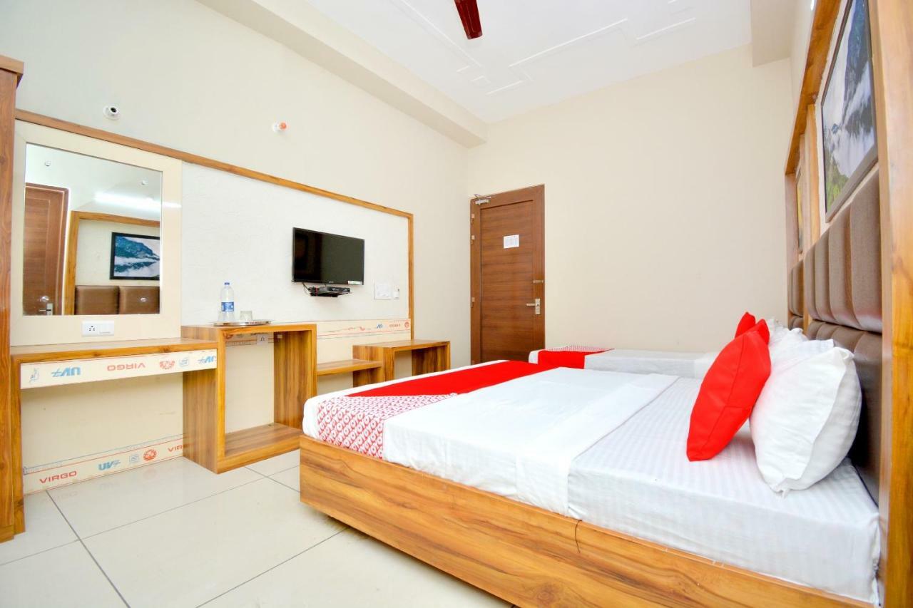 Oyo 40699 Grand Sokhi Hotel Tarn Taran Esterno foto